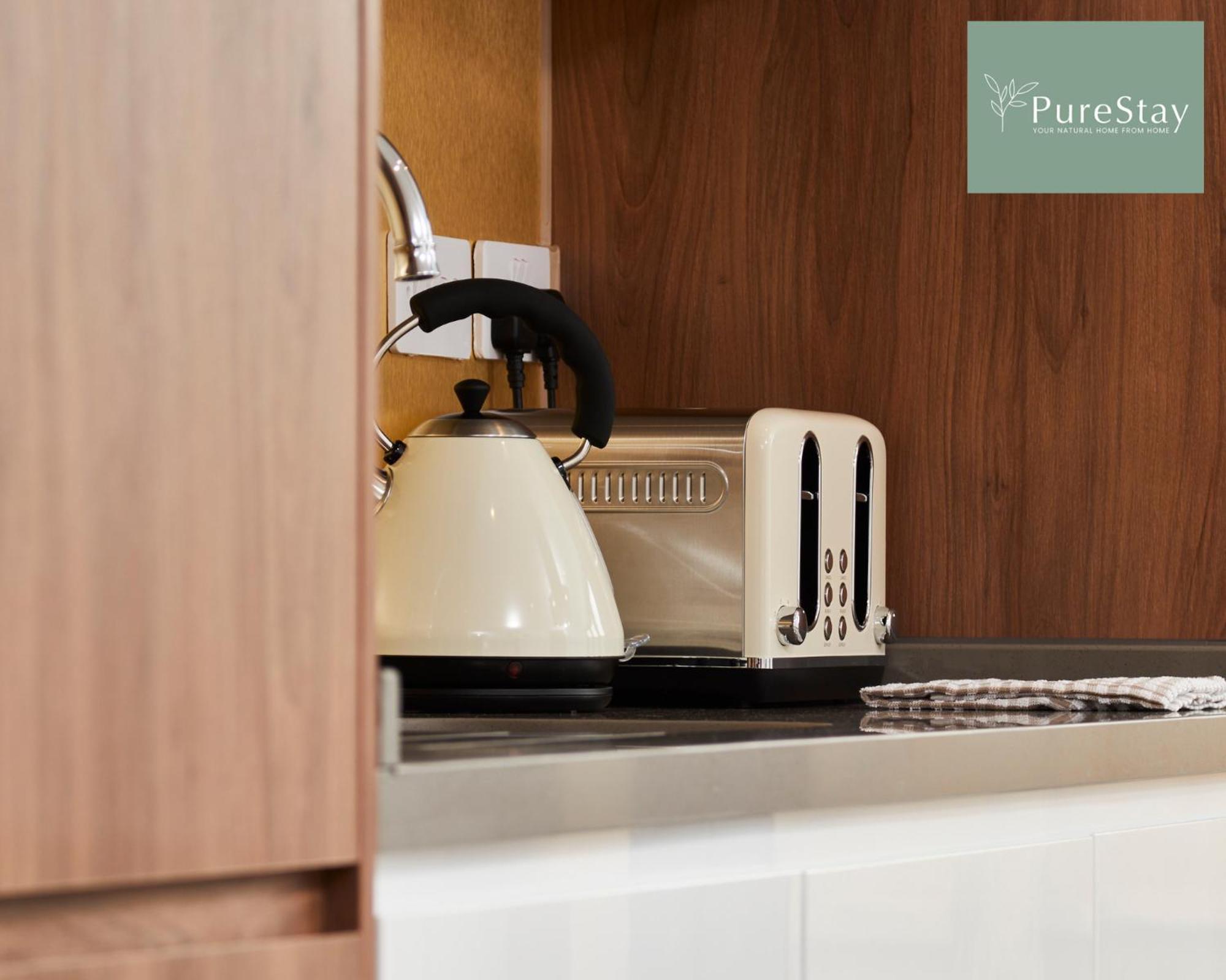 Stunning 5 Bed House With Parking By Purestay Short Lets & Serviced Casa de férias Manchester