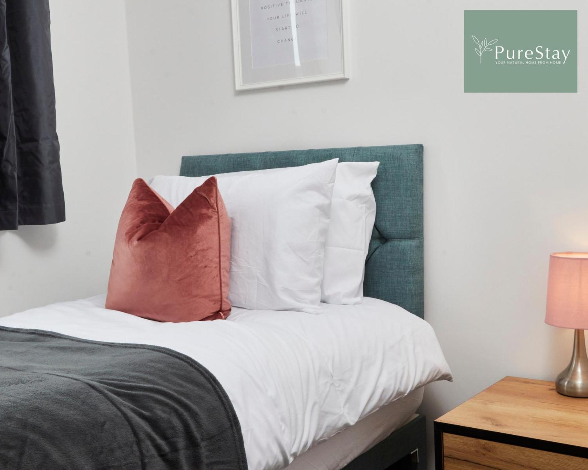 Casa de férias Stunning 5 Bed House With Parking By Purestay Short Lets & Serviced Manchester