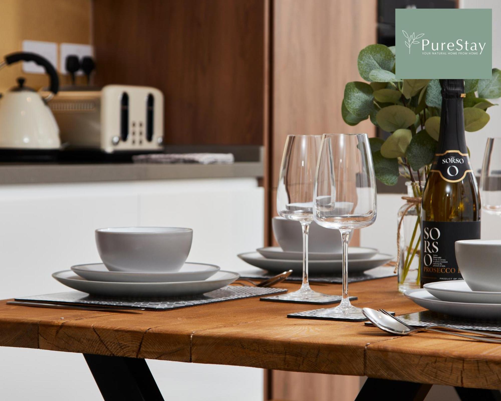 Casa de férias Stunning 5 Bed House With Parking By Purestay Short Lets & Serviced Manchester