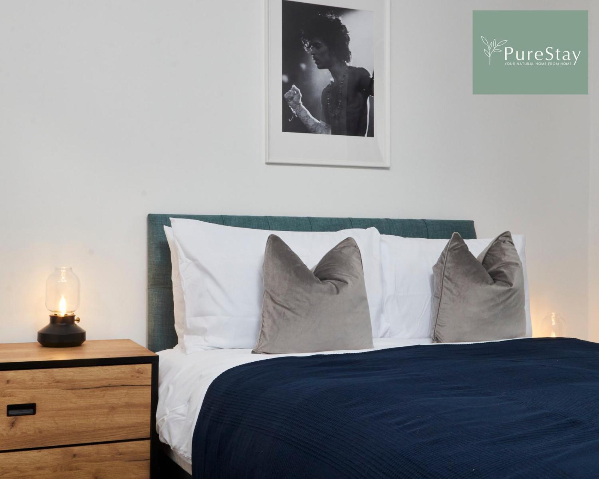 Stunning 5 Bed House With Parking By Purestay Short Lets & Serviced Casa de férias *