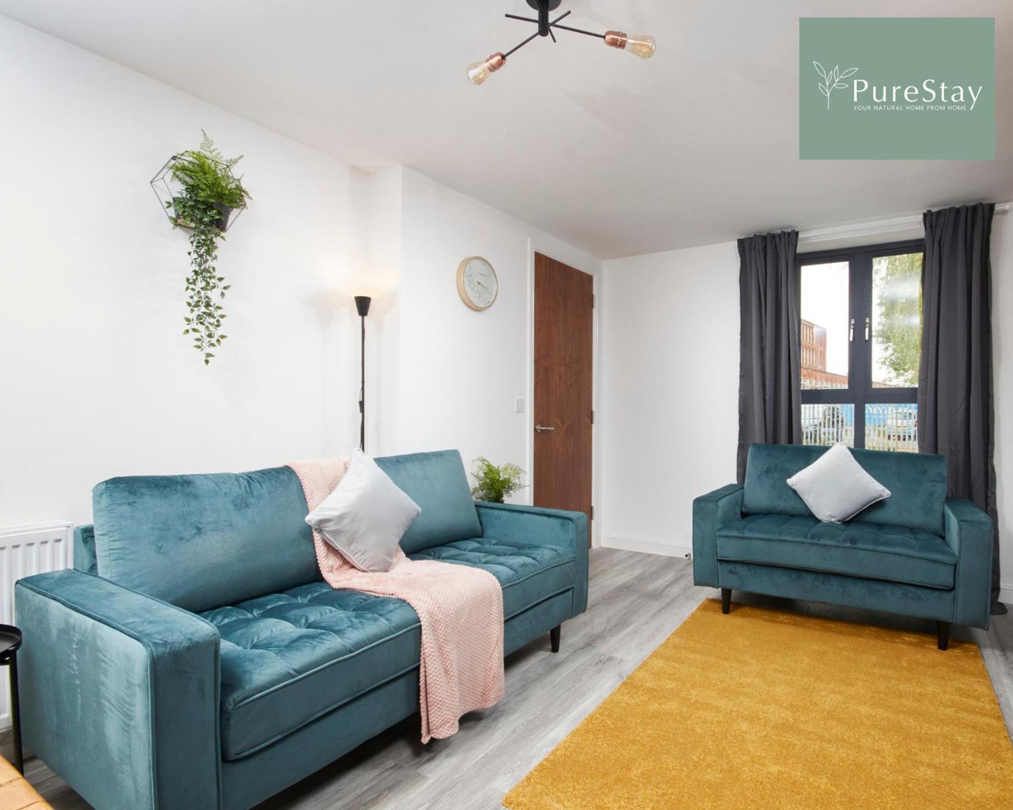 Casa de férias Stunning 5 Bed House With Parking By Purestay Short Lets & Serviced *