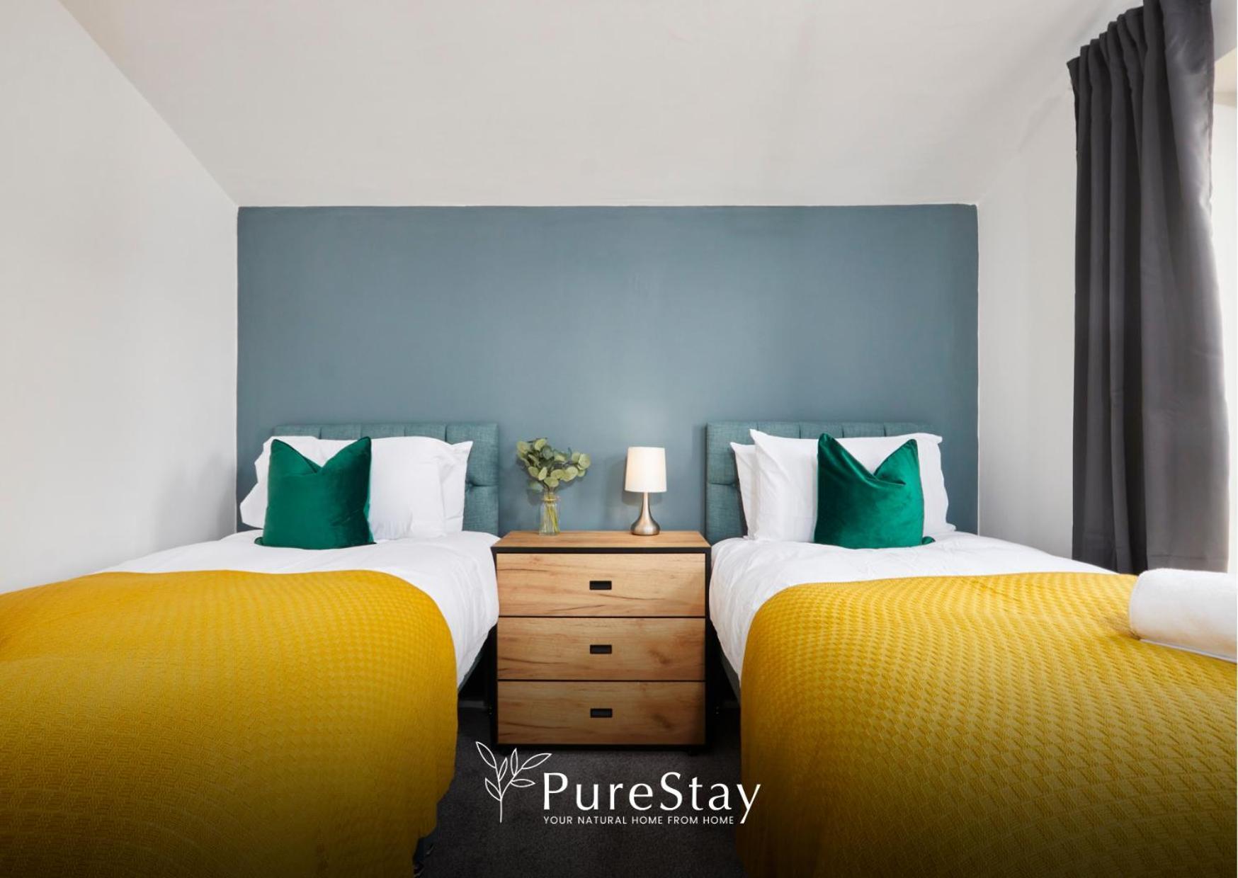 Casa de férias Stunning 5 Bed House With Parking By Purestay Short Lets & Serviced Manchester